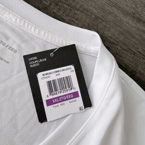 White Under Armor workout shirt!  NWT